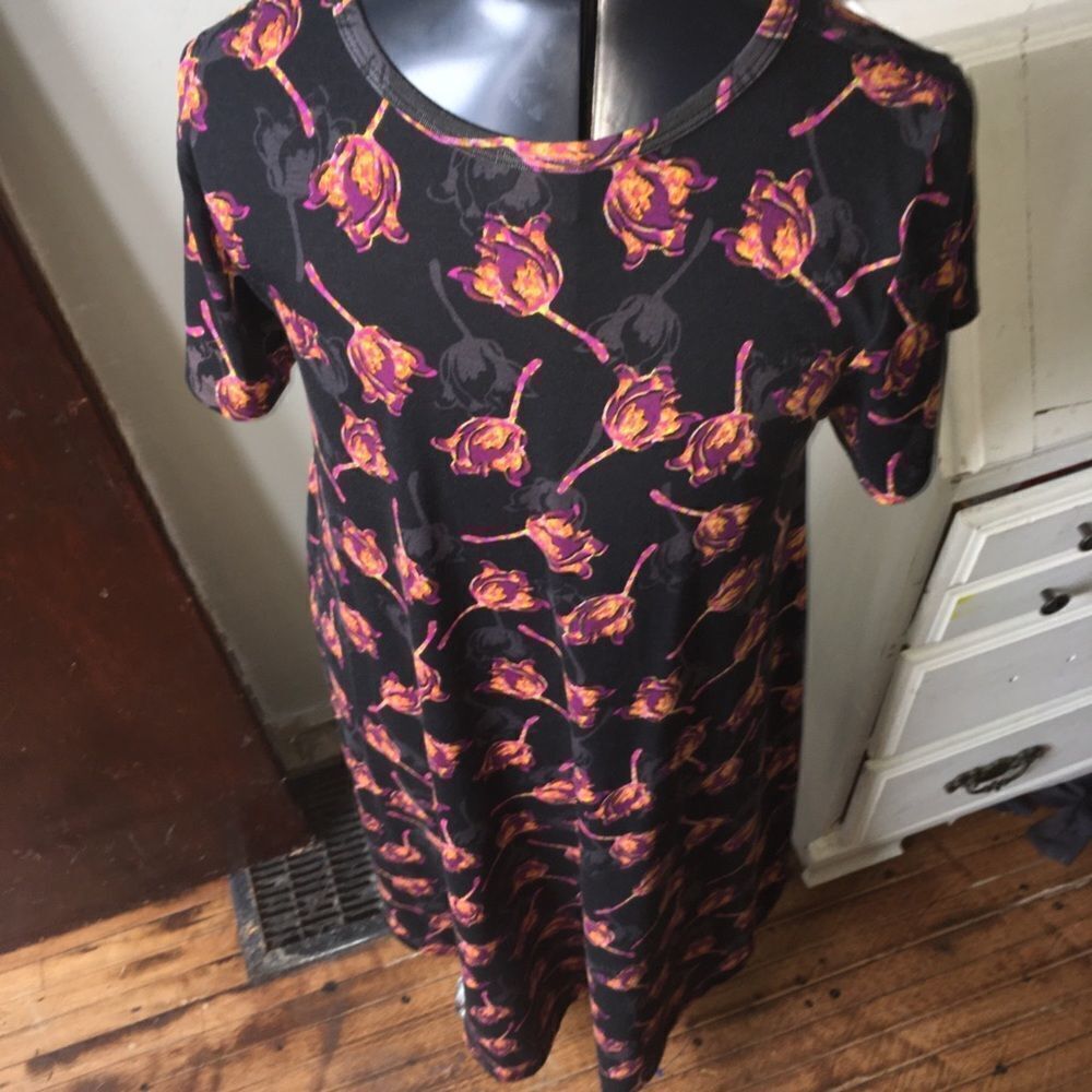 Lularoe poppies M high low Carly dress